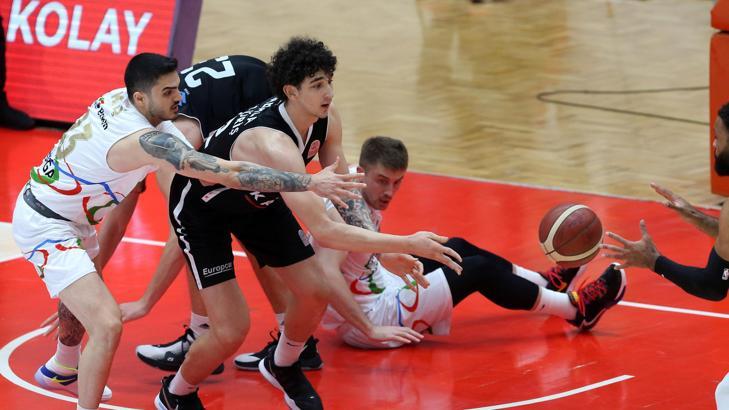 Aliağa Petkim Spor - Beşiktaş maç sonucu: 82-72