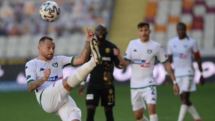 Denizlispor'da 7 futbolcu 7 maçta da forma giydi.