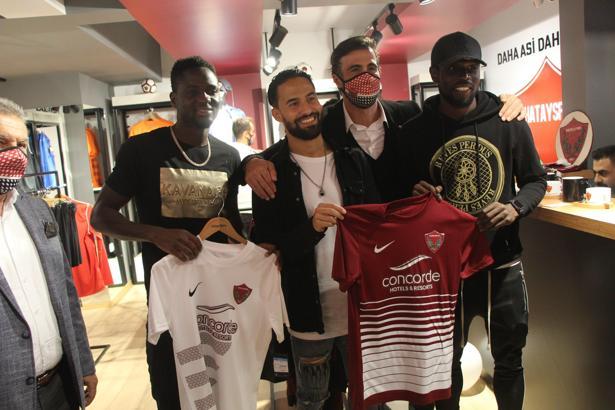 Hatayspor'un ikinci mağazası açıldı