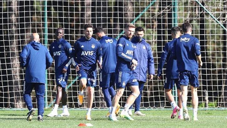 Fenerbahçe'de ilk 11'de değişiklik! Hem mecburi hem istekli!