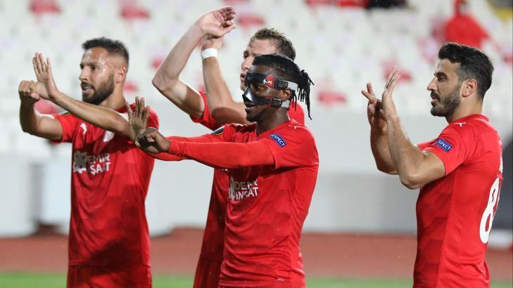 Kayode, Avrupa maçlarını boş geçmiyor