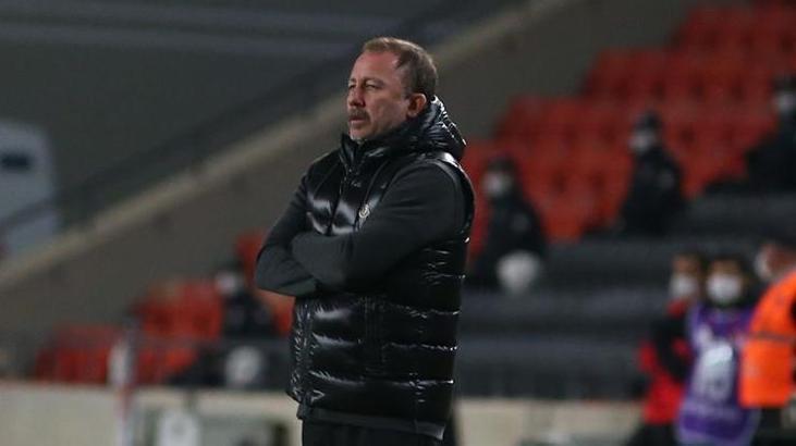 Sergen Yalçın maç sonrası patladı!