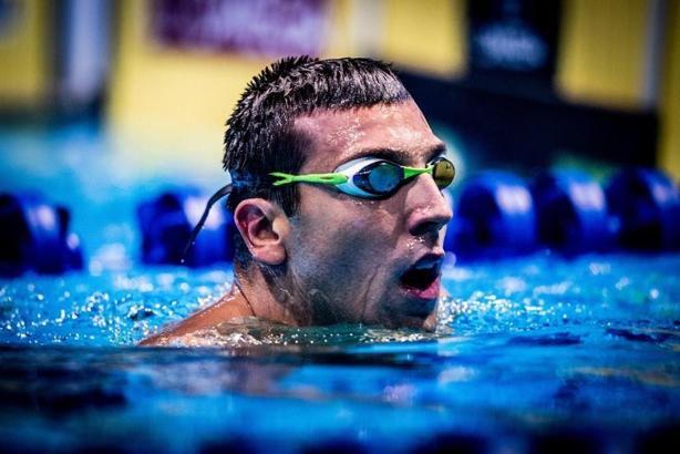 Milli yüzücü Emre Sakçı'dan bir tarihi başarı daha