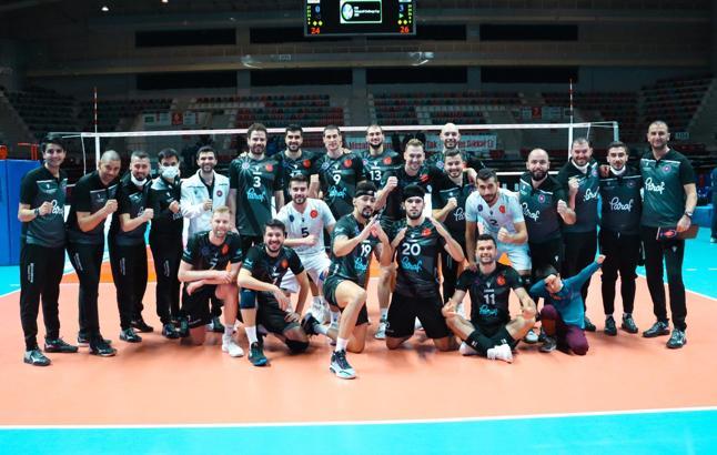 Halkbank, CEV Challenge Kupası'nda son 16'ya yükseldi