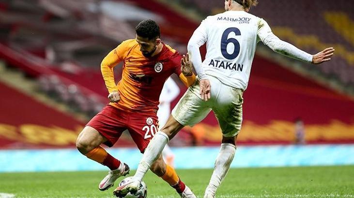 Galatasaray'dan Emre Akbaba'ya yeni sözleşme