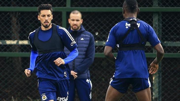 Fenerbahçe'ye Jose Sosa'dan kötü haber