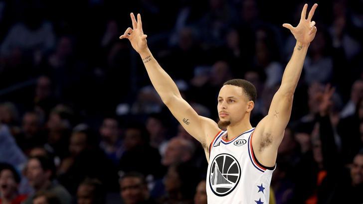 NBA'de Stephen Curry sahalara geri dönüyor