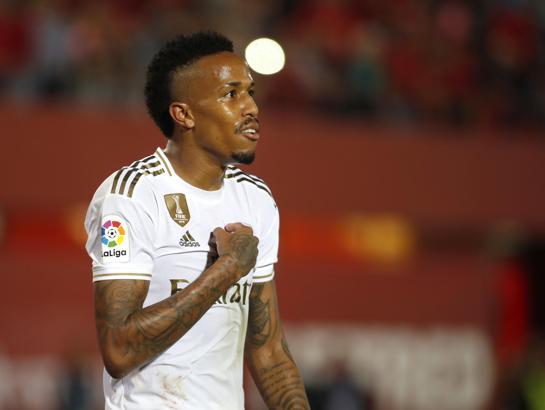 Real Madrid'e kötü haber! Eder Militao Covid-19'a yakalandı