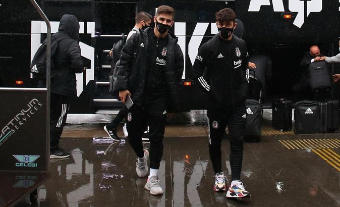 Beşiktaş, özel uçakla tam kadro Gaziantep'e geldi
