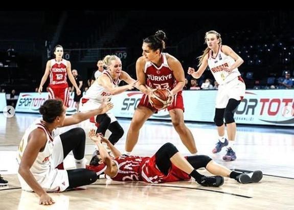Esra Ural Topuz, Avrupa Şampiyonasına emin adımlarla gitmek istiyoruz