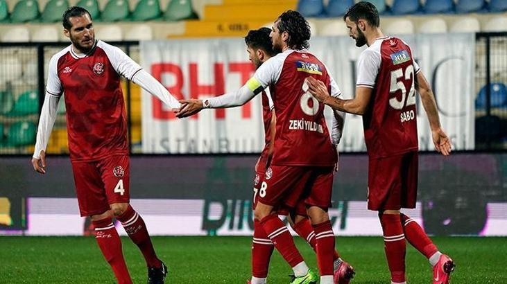 Stadı olmadan zirveye çıktı