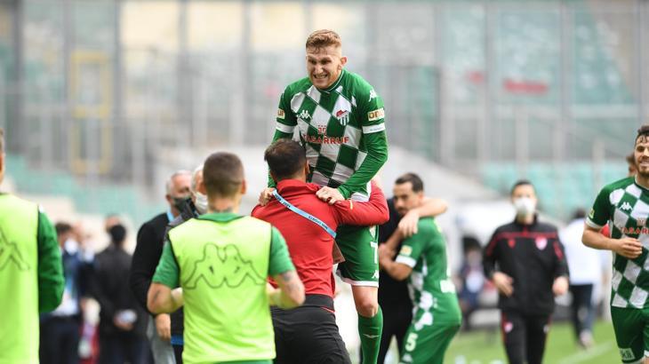 Bursaspor'da Burak Kapacak'tan kötü haber