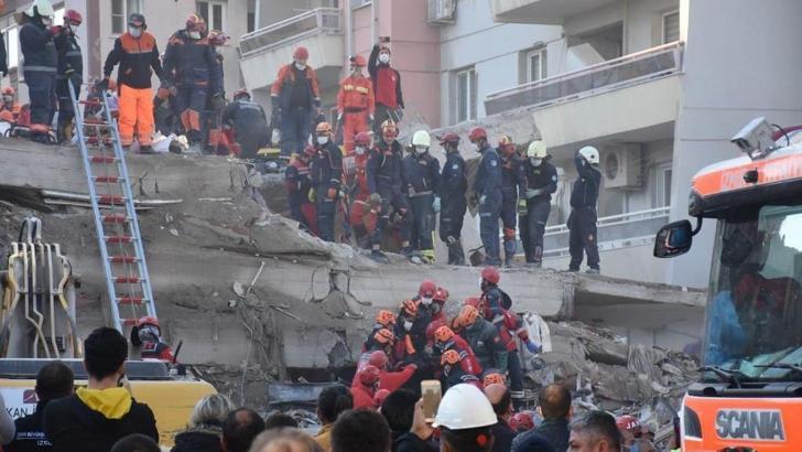 İzmir deprem haberi! AFAD açıkladı: 49 ölü, 214 vatandaşımızın tedavisi sürüyor