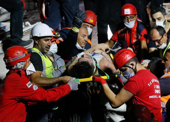 Son dakika İzmir deprem haberi! Can kaybı artıyor... AFAD açıkladı: 20 ölü, 799 yaralı var