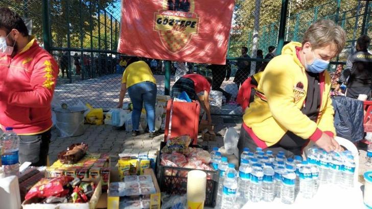 İzmir'de tribünler deprem sonrası tek yürek