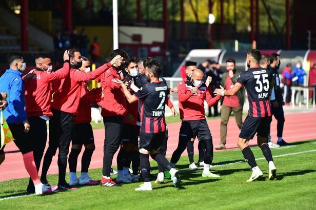 Uşakspor, zirve yolunda umutlandı