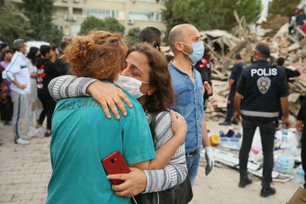İzmir deprem son dakika haberi... İzmir ücretsiz oteller ve iletişim numaraları...