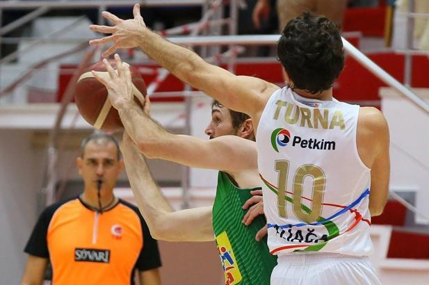Galatasaray, Aliağa Petkimspor'a konuk oluyor
