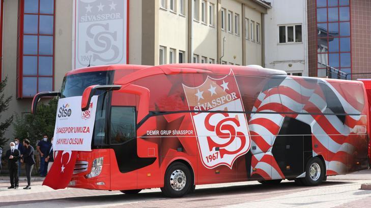 Sivasspor'a yeni otobüsü teslim edildi
