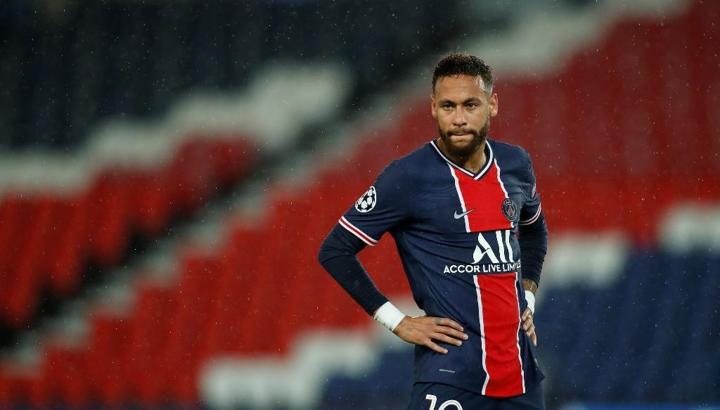 Neymar, Barcelona defterini kapattı