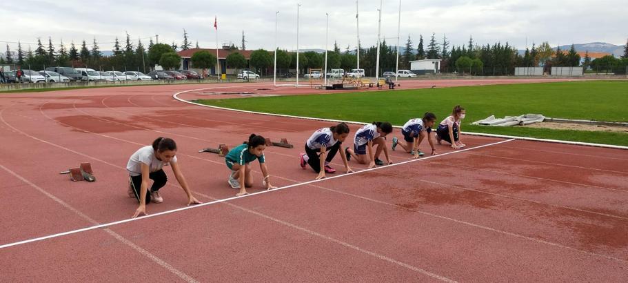 Cumhuriyet kupası atletizm yarışları yapıldı