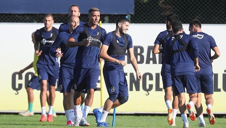 Fenerbahçe paramparça! Takım 5 gruba bölündü!