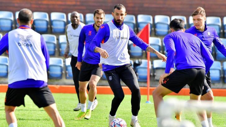 Başakşehir, Manchester United maçı hazırlıklarına başladı