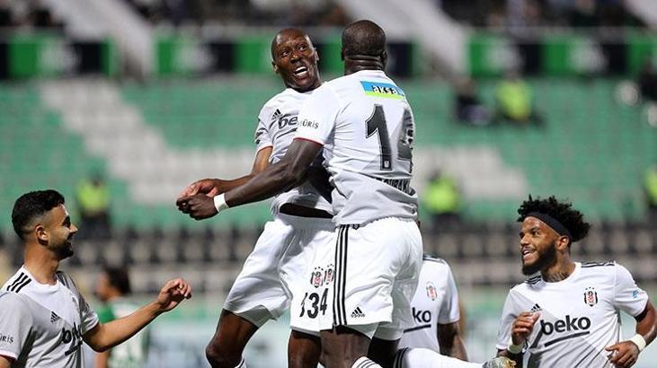 Beşiktaş'ın yaşlanmayan dinamosu Atiba Hutchinson!