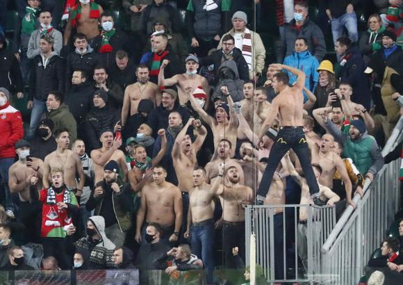 Lokomotiv Moskova - Bayern Münih maçında skandal görüntü