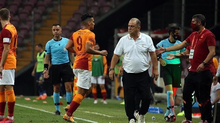 Galatasaray, Fenerbahçe maçında kural hatasından son anda döndü