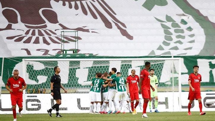 Beşiktaş'ın savunmasında bir hata var!