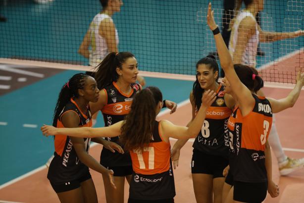 Eczacıbaşı VitrA, PTT'ye set vermedi: 3-0