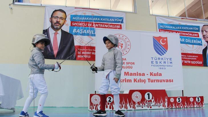 Manisa'da, 10-12-14 Yaş Altı Kılıç Açık Turnuvası başladı