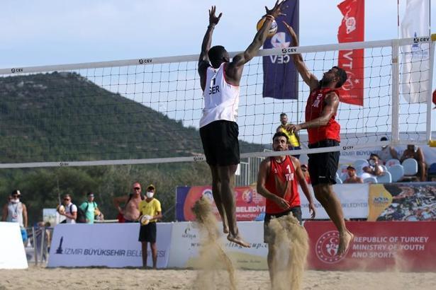 CEV U22 Avrupa Plaj Voleybolu Şampiyonası'na ev sahipliği yapan İzmir'e tam not