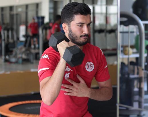 Nuri Şahin, Antalyaspor ve Türk futboluna katkı sunmak istiyor