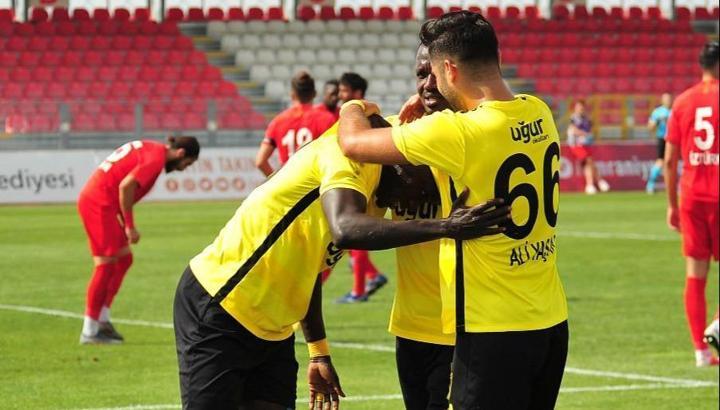 Ümraniyespor - İstanbulspor maç sonucu: 1-3