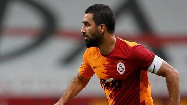 Arda Turan, 3 bin 481 gün sonra derbide forma giydi