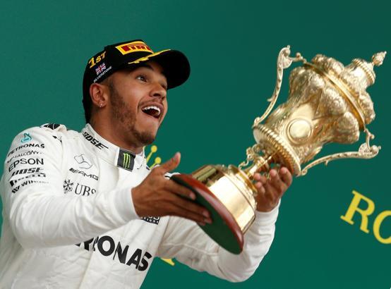 Lewis Hamilton, Formula 1'de tarih yazıyor