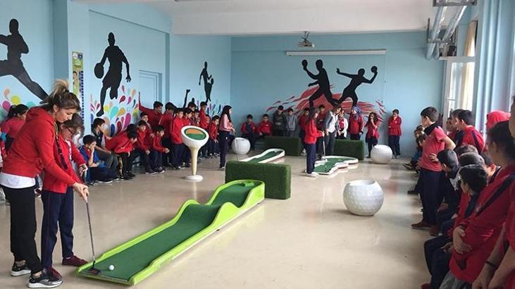 Golf okullara taşındı