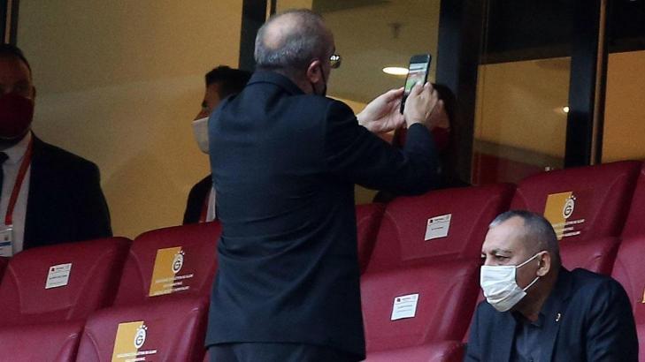 Abdurrahim Albayrak 'selfie'ye doyamadı!