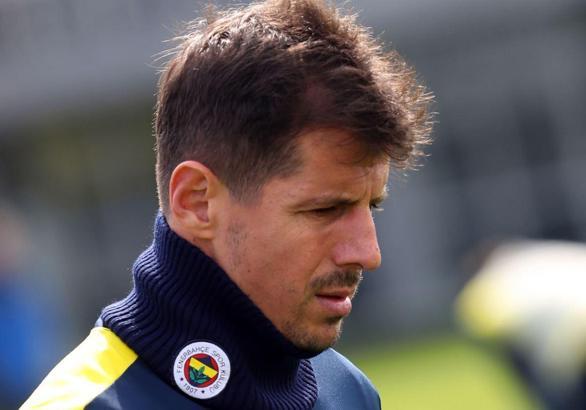 Emre Belözoğlu, Fenerbahçe'de maaşsız çalışıyor