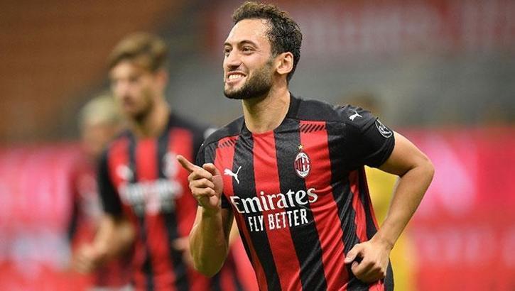 İtalyanlar Hakan Çalhanoğlu'nu konuşuyor