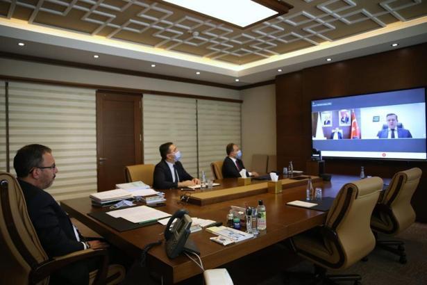 Bakan Kasapoğlu, WADA Başkanı Banka ile görüştü