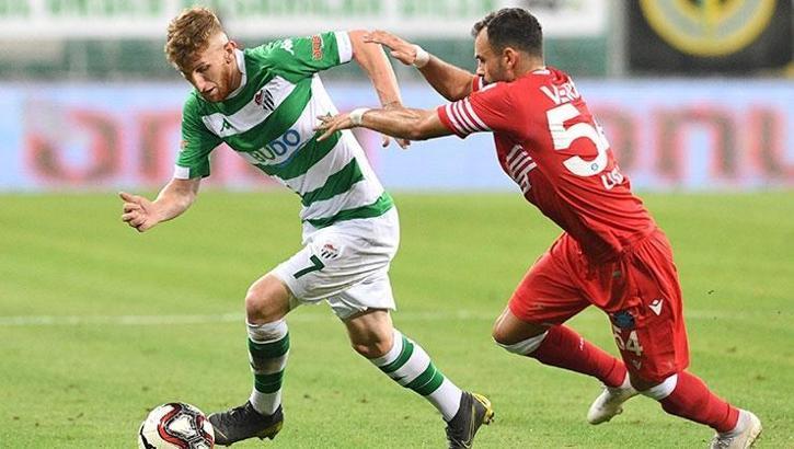 Burak Kapacak'a Fenerbahçe ve Trabzonspor'dan resmi teklif yok