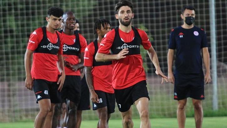 Antalyaspor, Beşiktaş karşılaşmasına tam kadro hazırlanıyor
