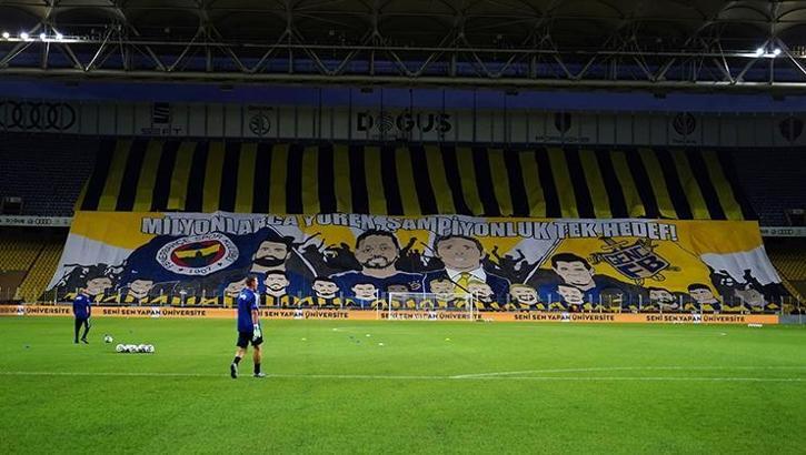 Fenerbahçe taraftarından pankartlı destek