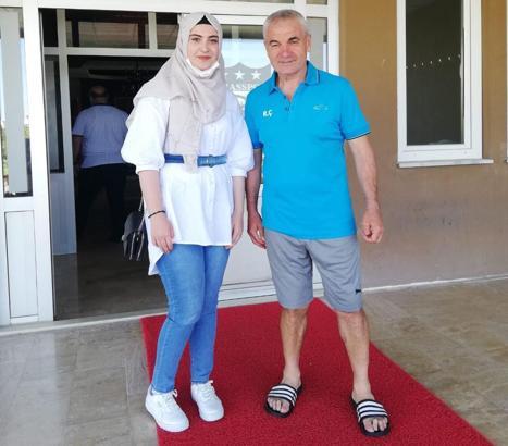 Rıza Çalımbay, fanatik Sivassporlu Hatice'yi kulüpte misafir etti