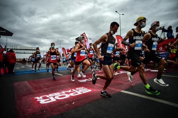 Vodafone 15. İstanbul yarı maratonu koşuldu