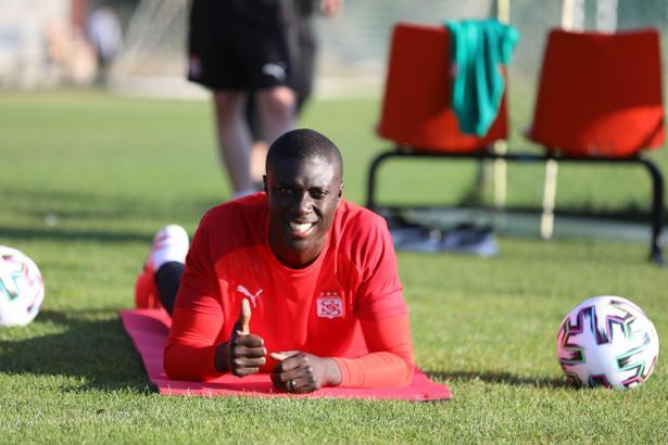 Sivasspor'dan yediği gol sonrası Samassa'ya destek mesajı