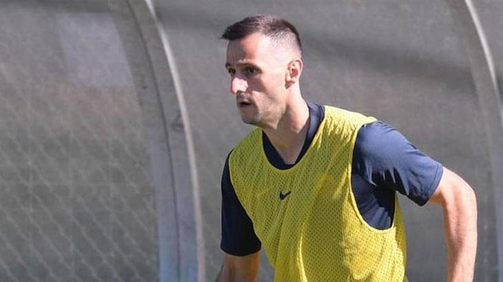 Beşiktaş Kalinic transferini bitiriyor, Sangare de yolda!